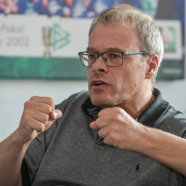 Schalke-Vorstand Peter Peters