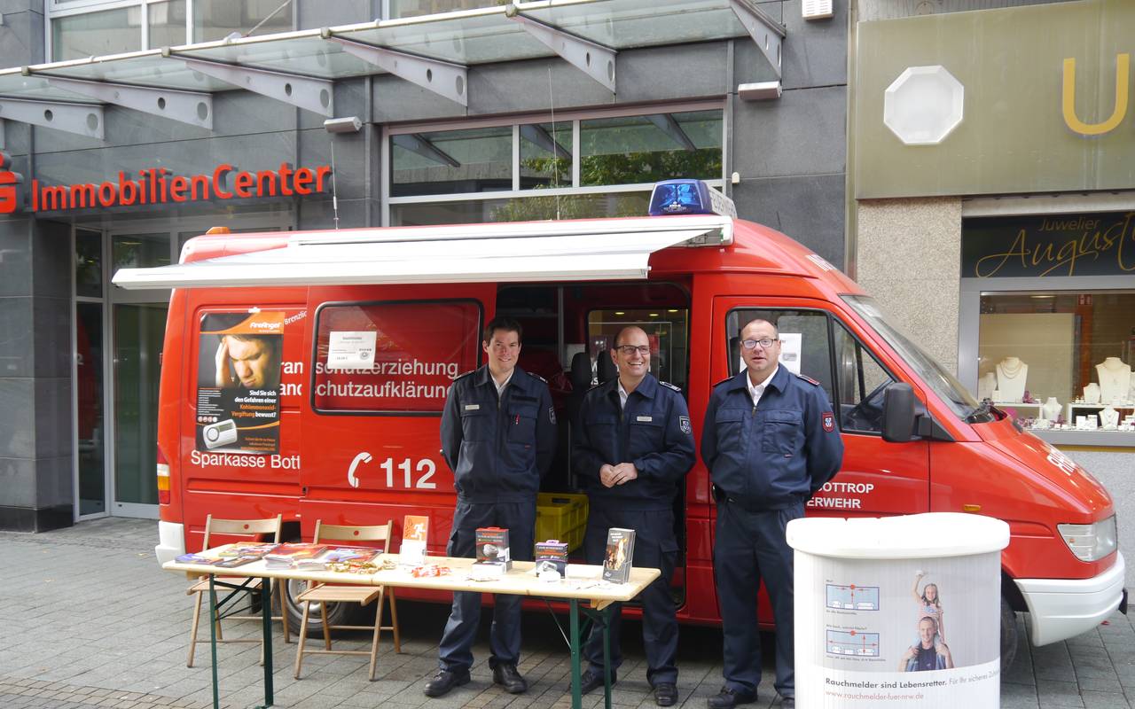 Infomobil zum Rauchmeldertag der Feuerwehr Bottrop