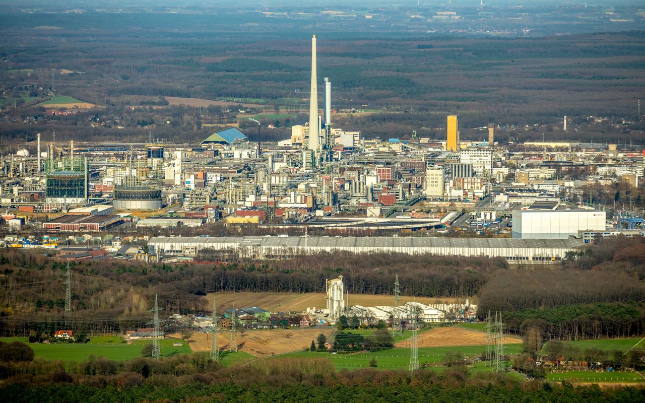 Luftbild des Chemiewerks in Marl