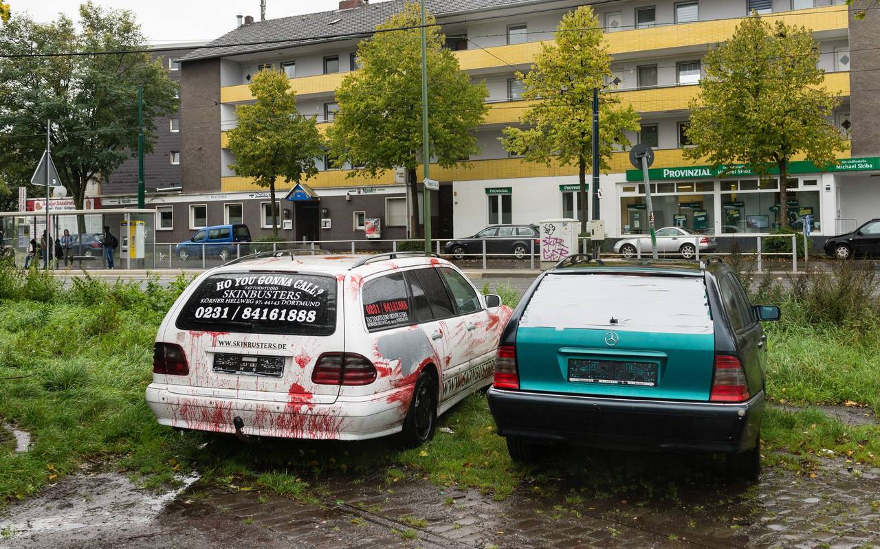 Abgestellte Schrottautos