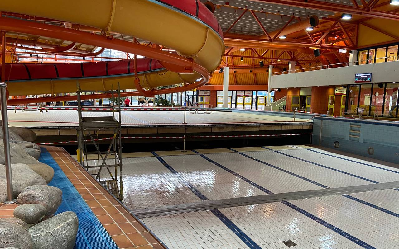 Das leere Schwimmbecken des Sport-Paradieses.