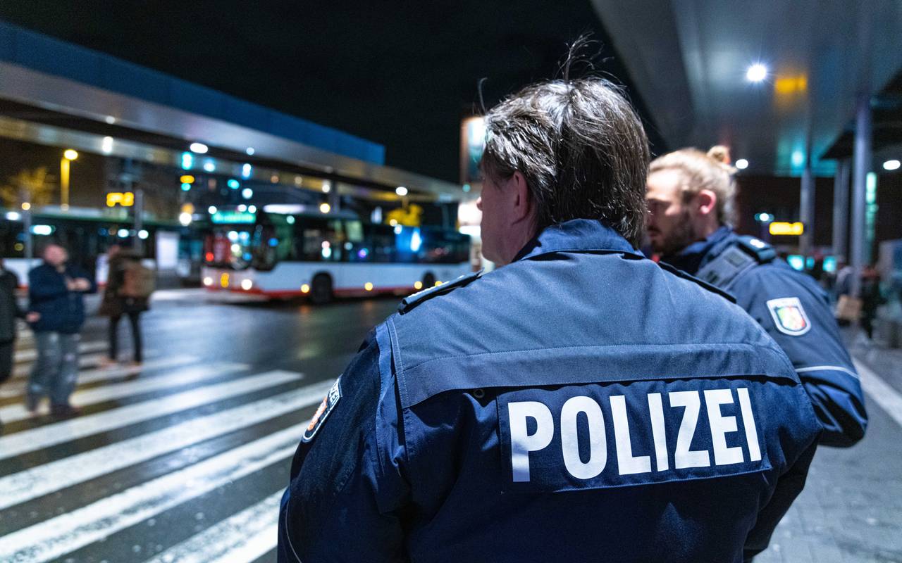 Polizeikontrolle am Bottroper ZOB
