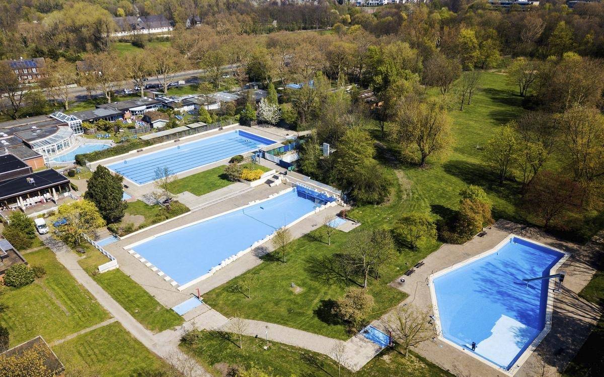 Ein Luftbild des Freibades im Revierpark Nienhausen.