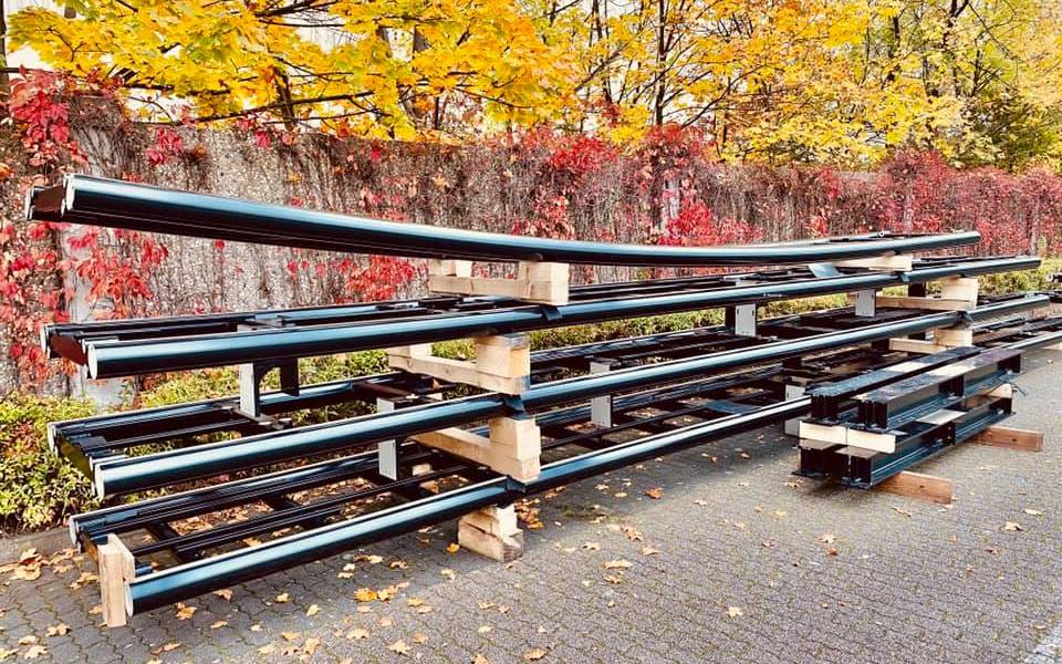 Schienen für Achterbahn