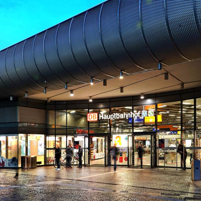 Der Gelsenkirchener Hauptbahnhof von außen