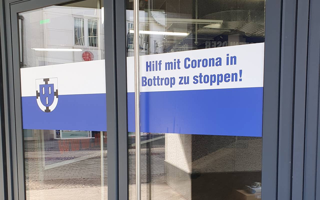 Eingangstür zum Corona-Testzentrum in den Bottroper Althoff-Arkaden