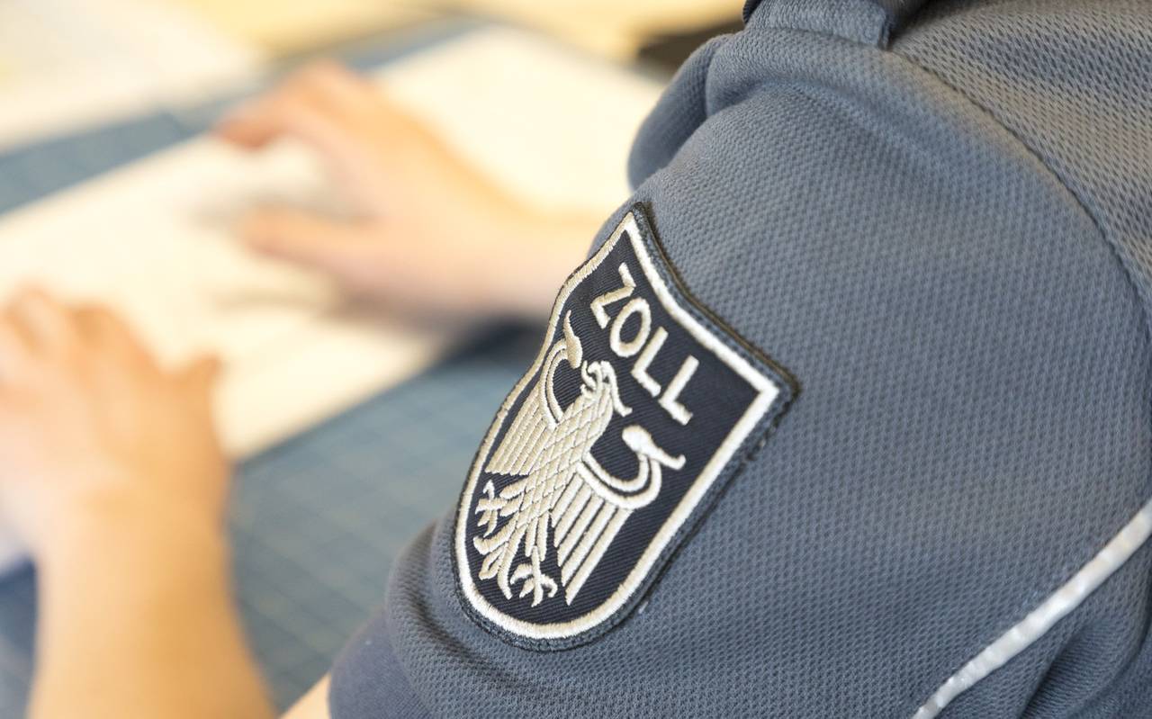 Die Uniform eines Zollfahnders