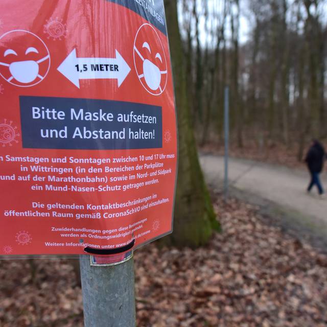 Hinweisschild zur Maskenpflicht in Wittringen