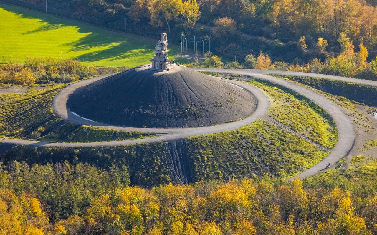 Die Halde Rheinelbe in Gelsenkirchen aus der Luft
