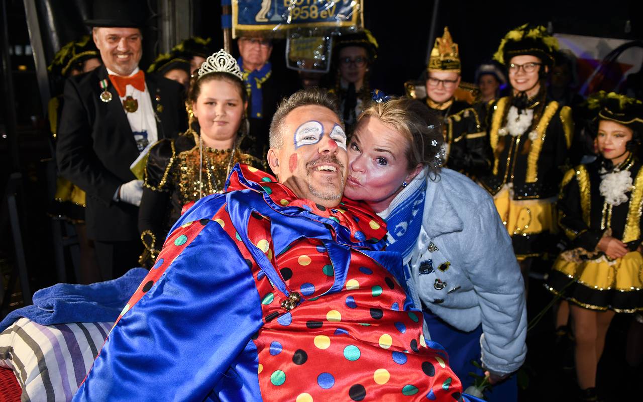Der Hoppeditz in Bottrop wird wachgeküsst