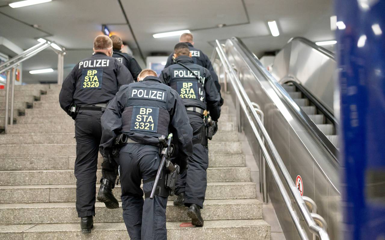Bundespolizisten im Gelsenkirchener Hauptbahnhof