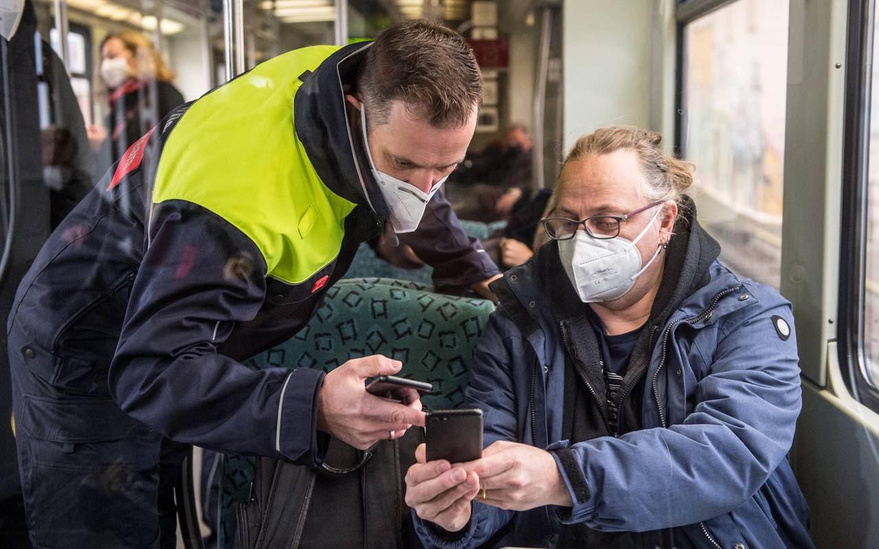 3G-Kontrolle in der Straßenbahn