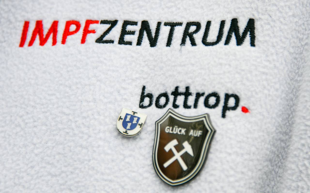 Pulli mit Aufschrift "Impfzentrum Bottrop"