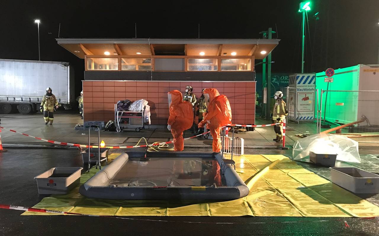 Gefahrguteinsatz der Bottroper Feuerwehr an der A2