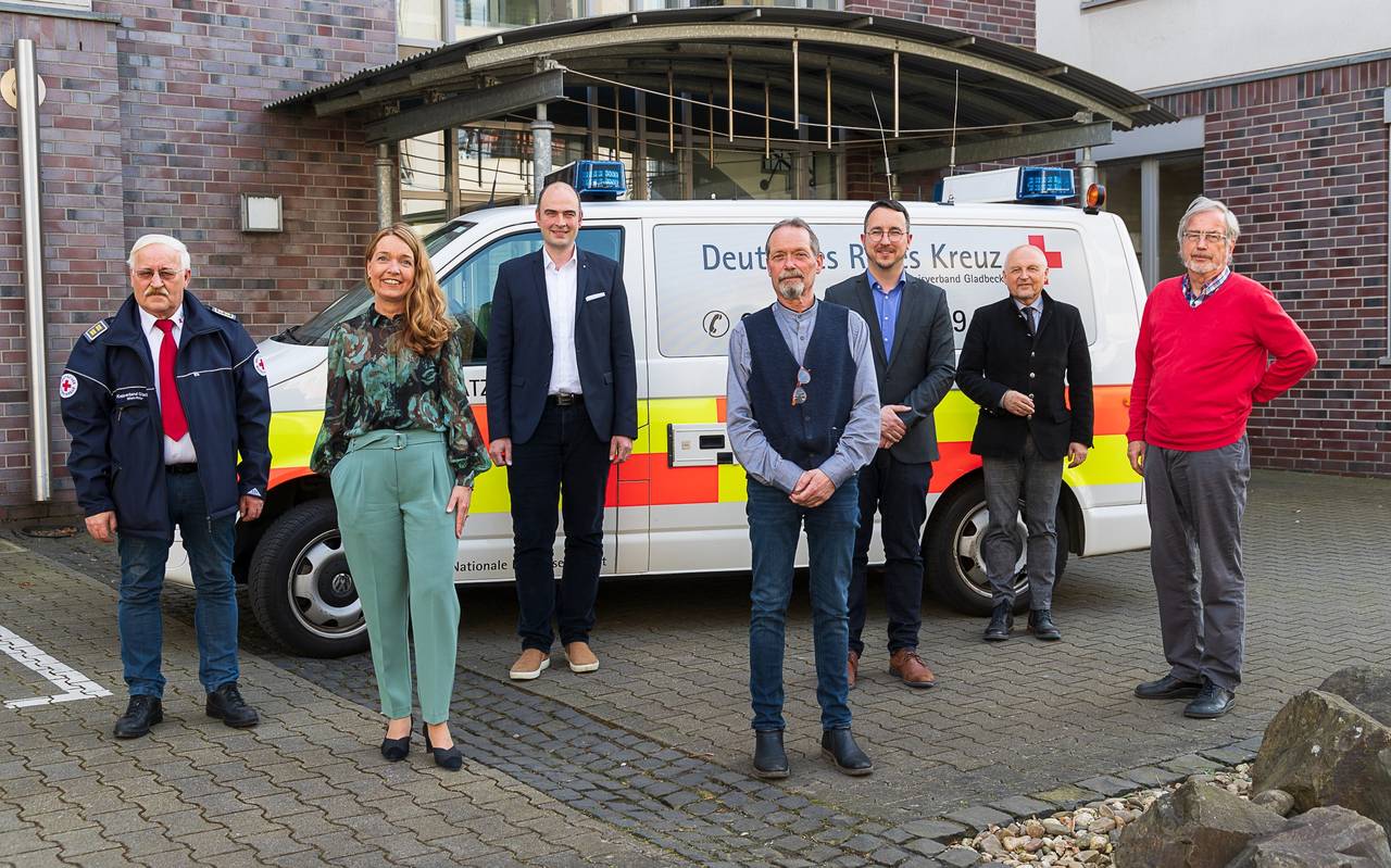 Pressebild der Verantwortlichen für den Neustart der Gladbecker Tafel