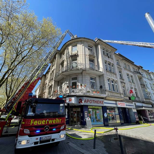 Feuerwehrautos auf dem Heinrich-König-Platz in Gelsenkirchen