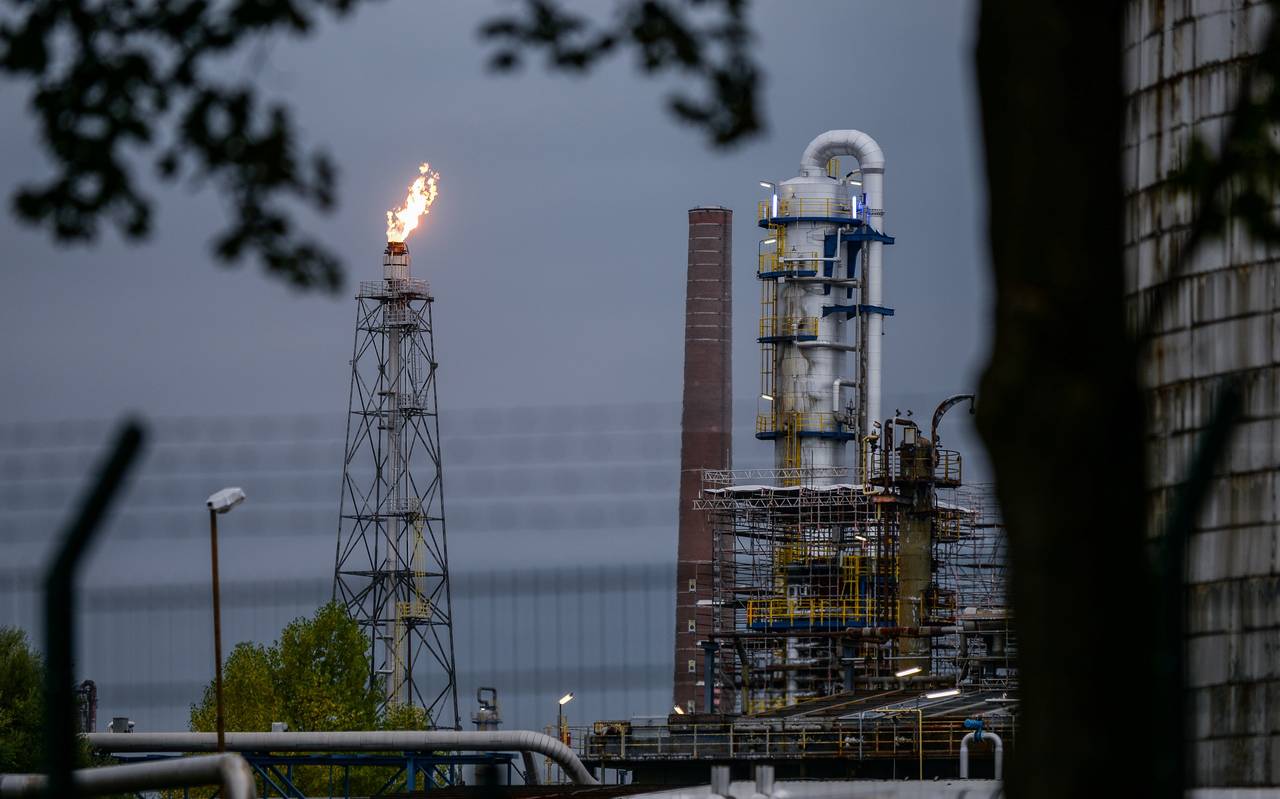 Fackelschein am BP-Werk in Gelsenkirchen-Scholven