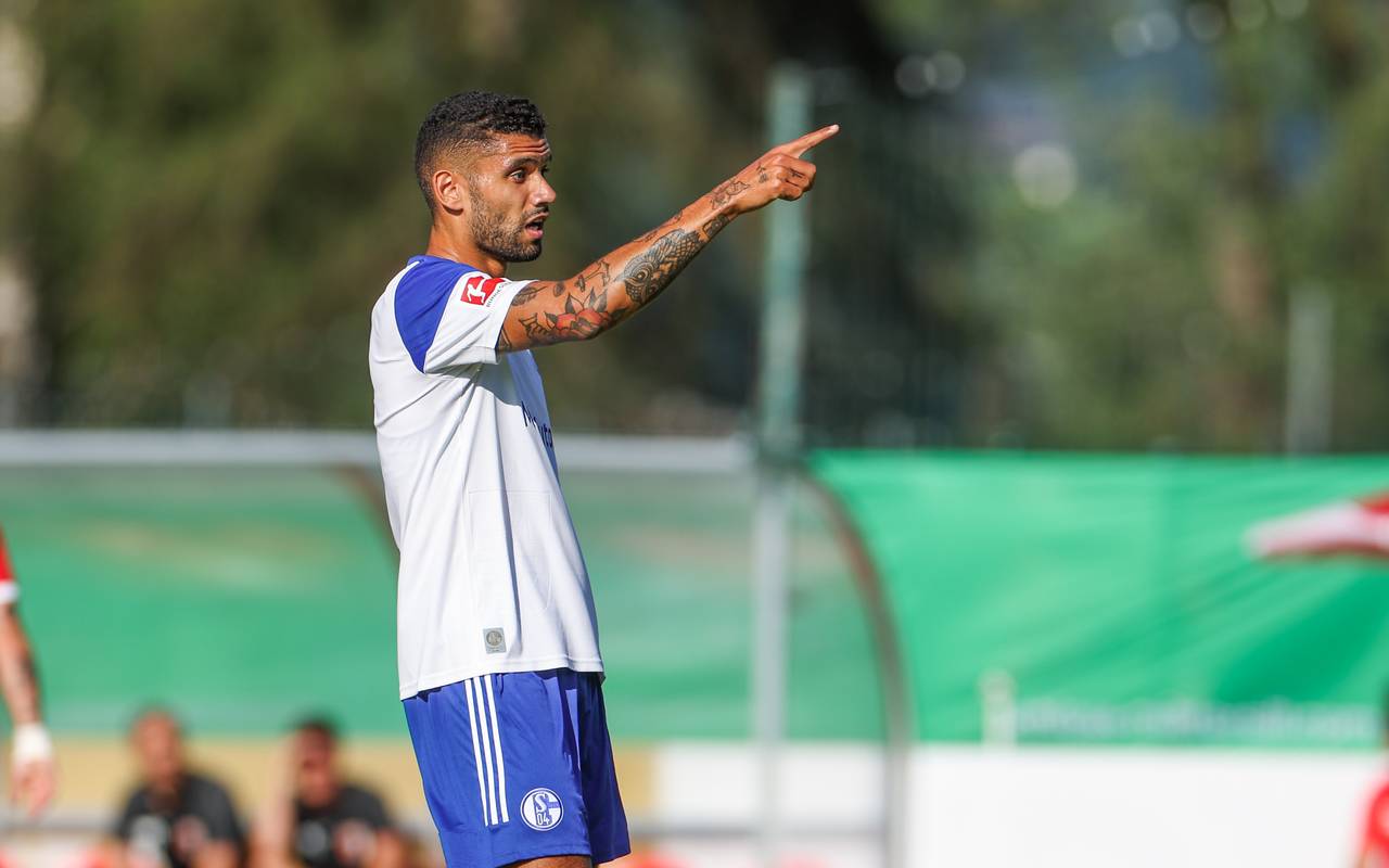 Schalkes Victor Palsson auf dem Trainingsplatz