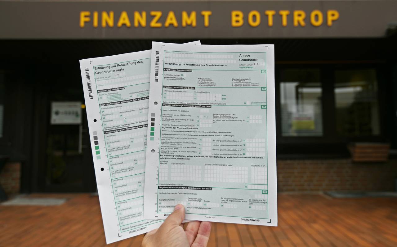 Grundsteuer-Formular vor dem Bottroper Finanzamt