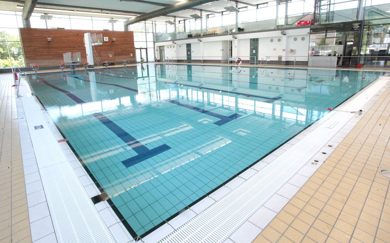 Das Schwimmerbecken im Bottroper Hallenbad