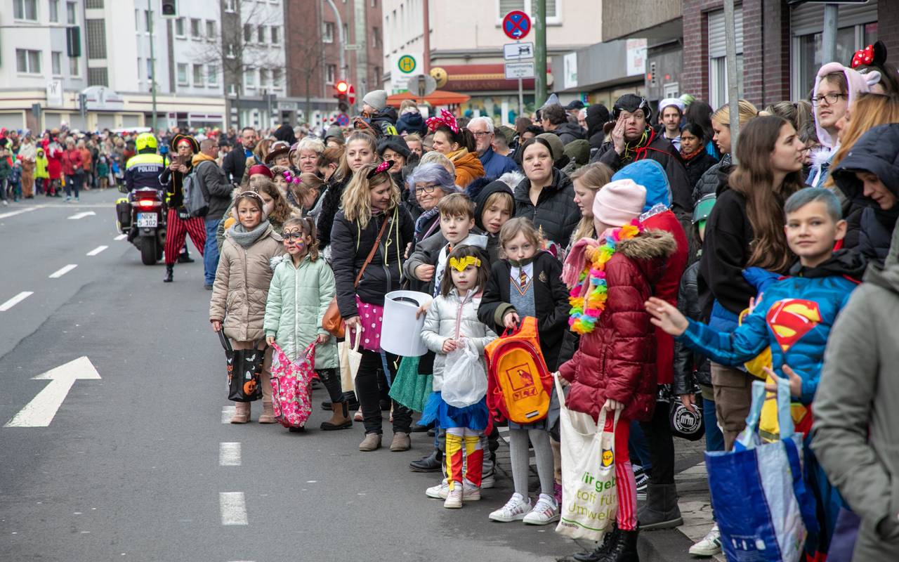 Rosenmontagszug Bottrop 2023
