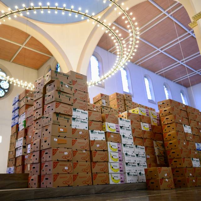 Kisten mit Hilfsgütern für die Ukraine
