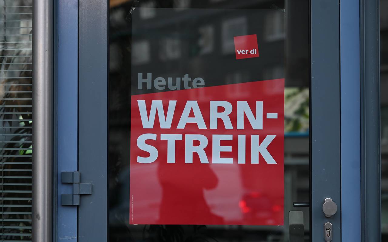 Schild "Heute Warnstreik"
