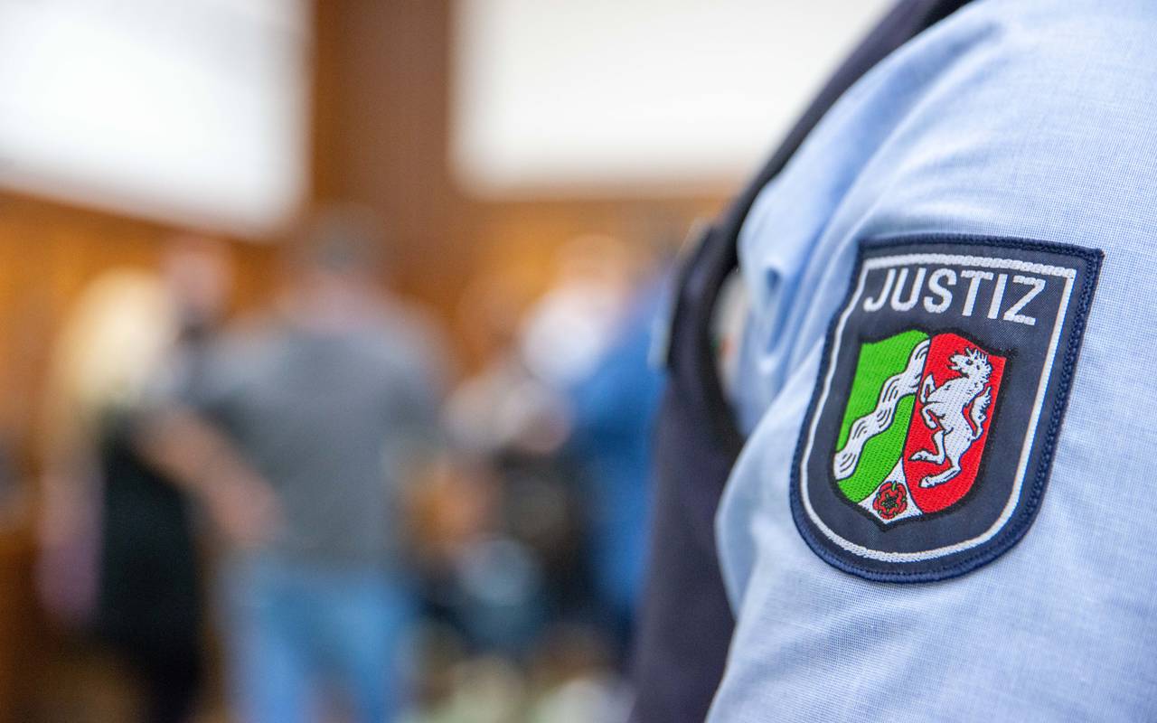 Justizbeamter im Gerichtssaal