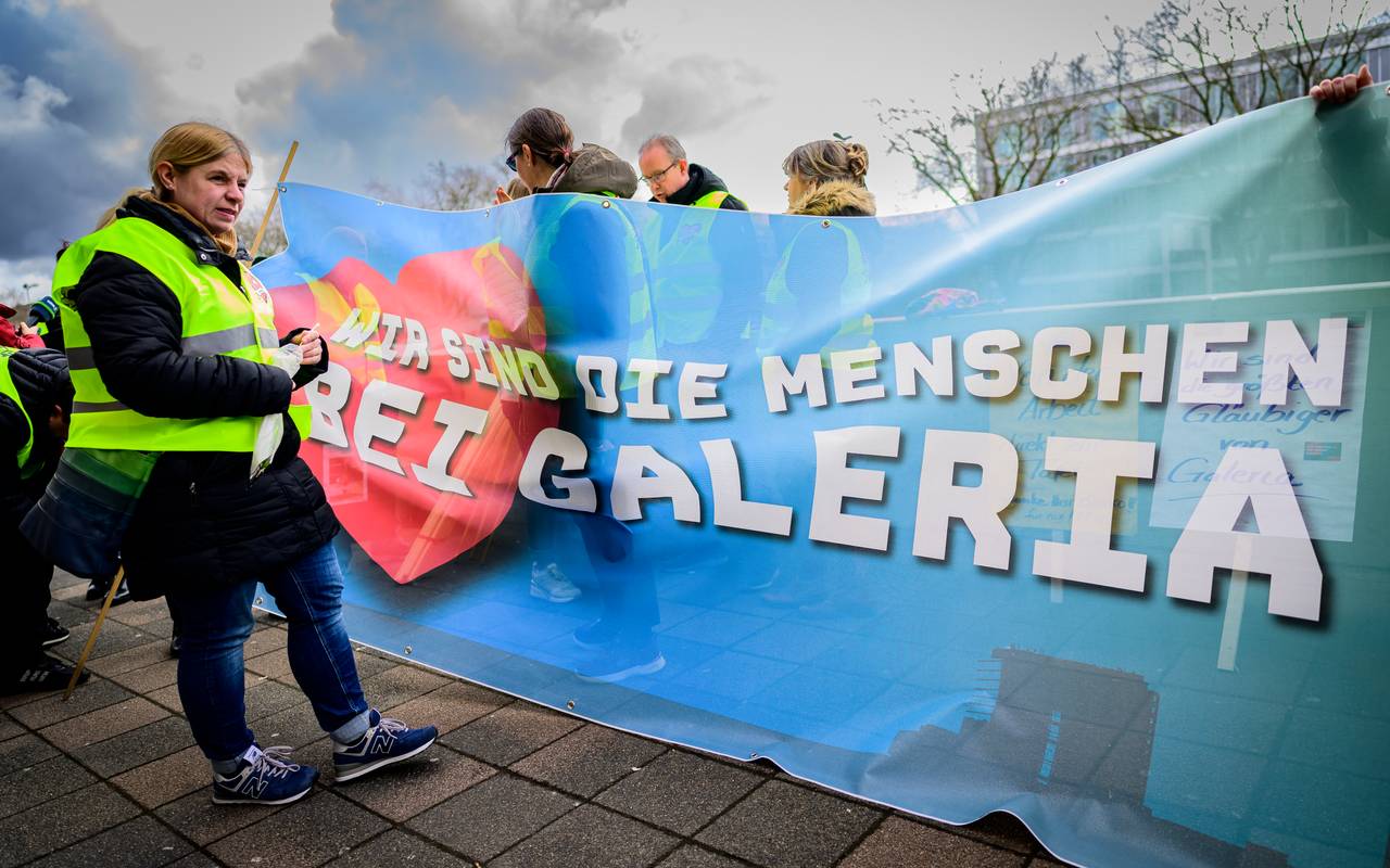 Protestierende Mitarbeiter von Galeria Karstadt Kaufhof