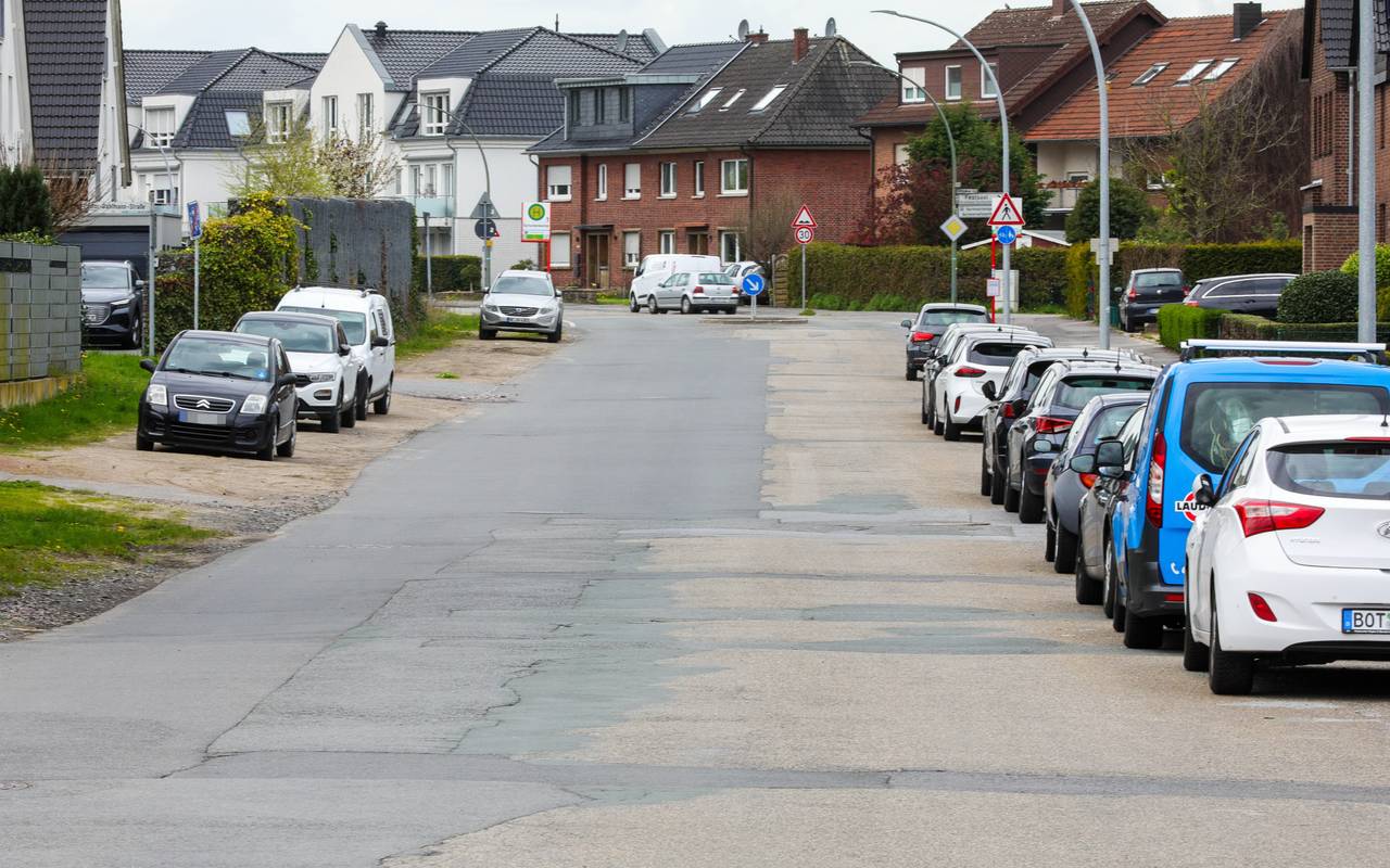 Die Hackfurthstraße in Kirchhellen vor der Sanierung