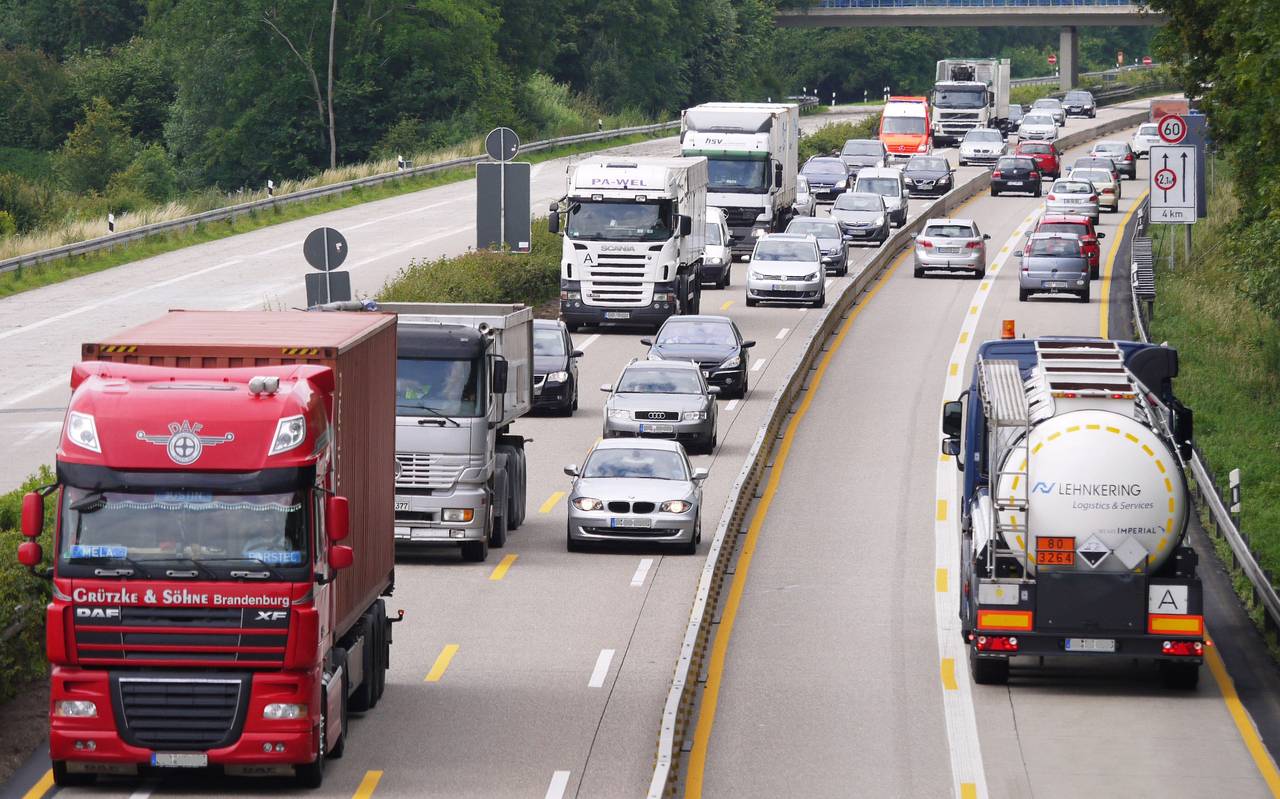 Symbolbild eines Autobahnstaus