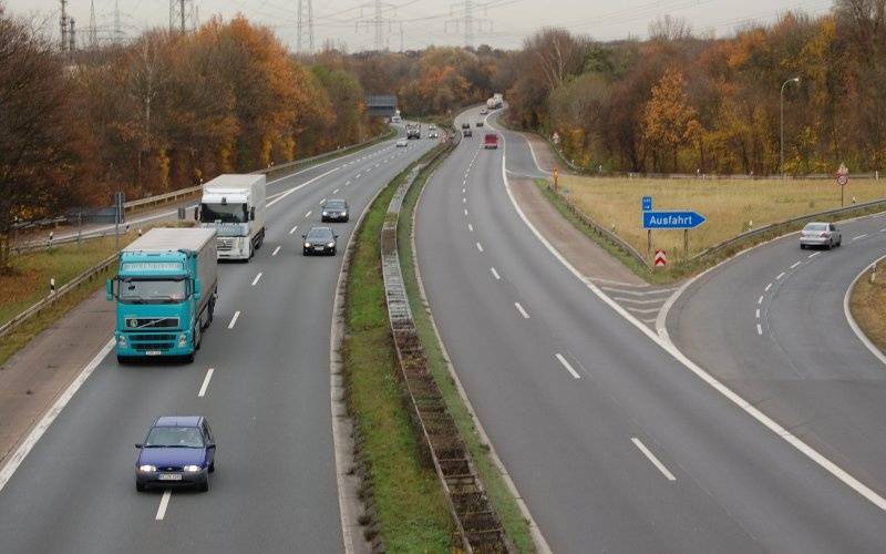 Die Autobahn A52 in Höhe der Anschlussstelle Scholven in Fahrtrichtung Marl