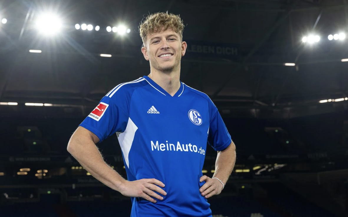 Tim Skarke im Schalke-Trikot