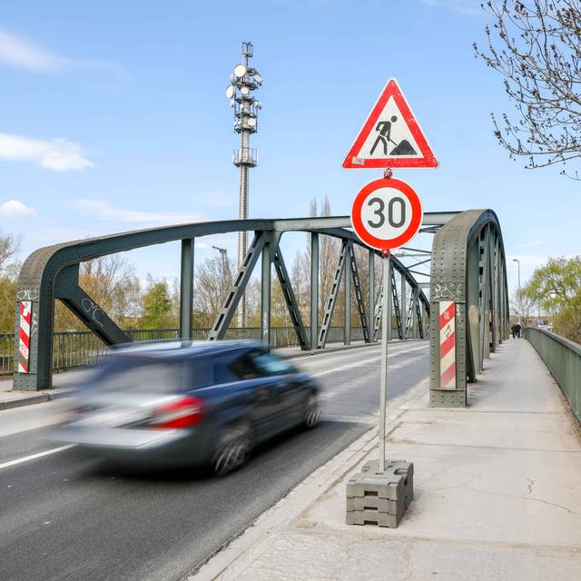 Die Brücke über den Rhein-Herne-Kanal an der Uechtingstraße