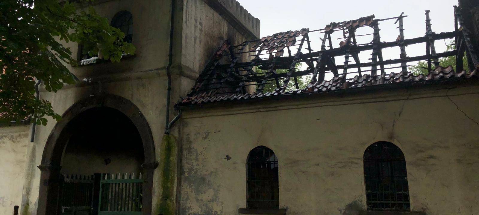 Bild des abgebrannten Haus Leithe.