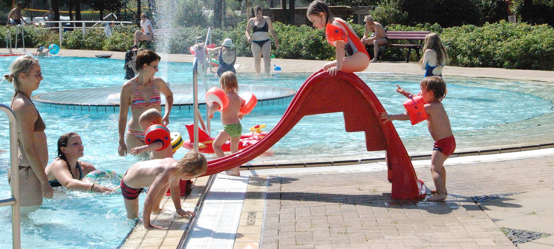 Problemfall Eltern mit Smartphones in Freibädern