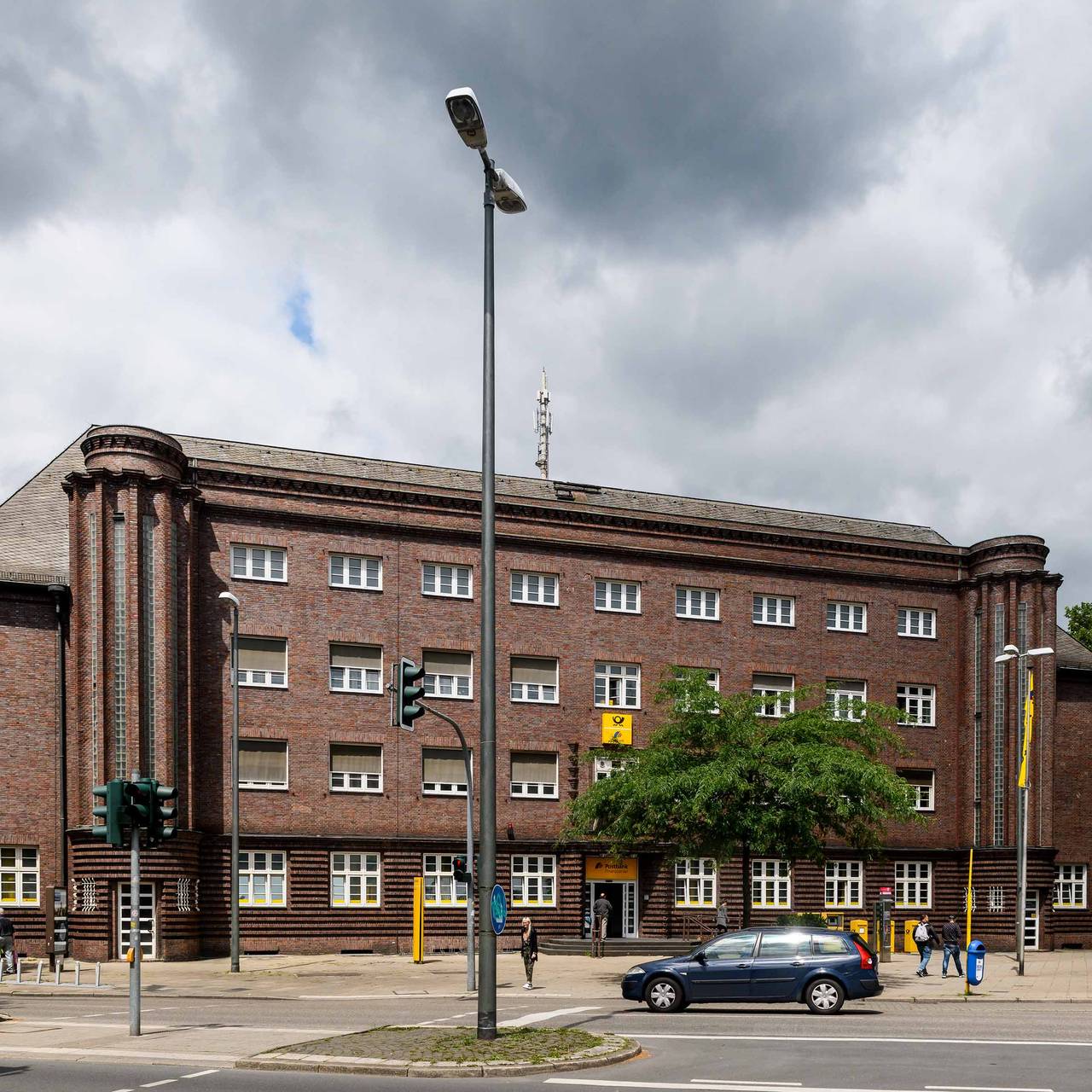 Frontalansicht der Hauptpost in Gelsenkirchen-Buer
