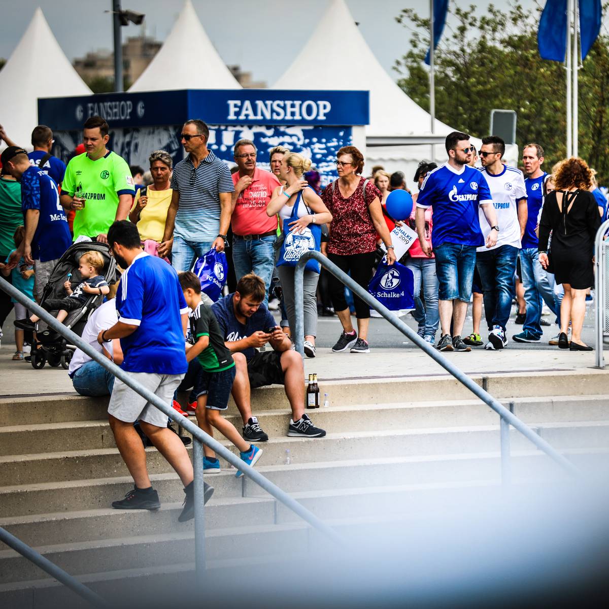 100.000 Fans bei der Schalker Saisoneröffnung - Radio Emscher Lippe