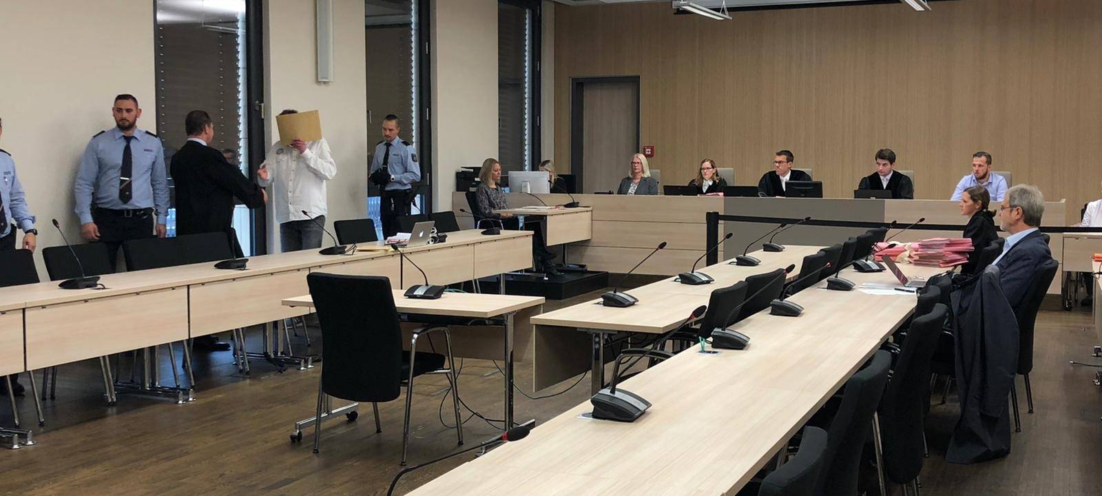 Innenansicht im Landgericht Essen zum erneuten Start des Prozesses um die Silvesterattacken in Bottrop