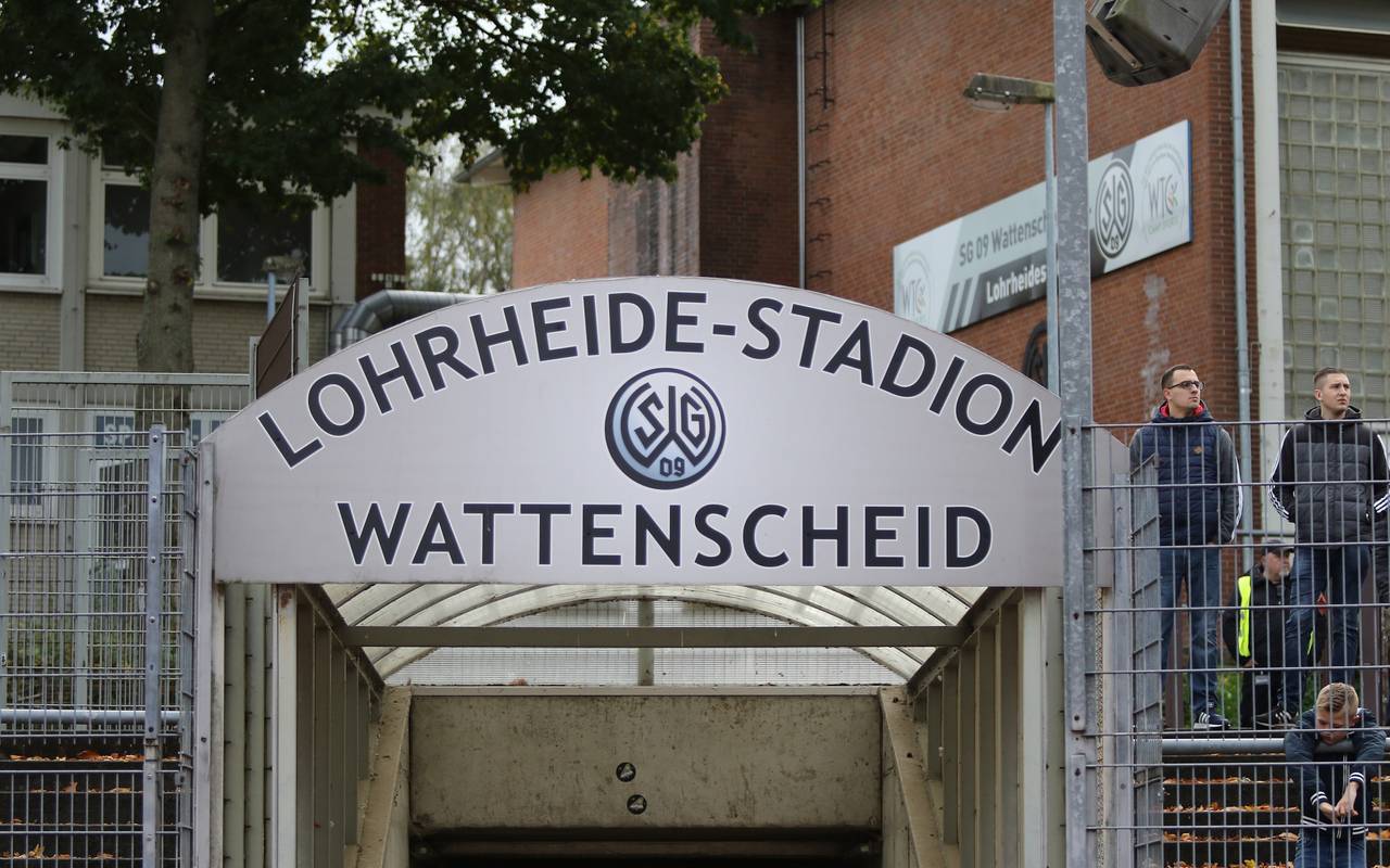Der Eingang des Lorheidestadions in Bochum-Wattenscheid