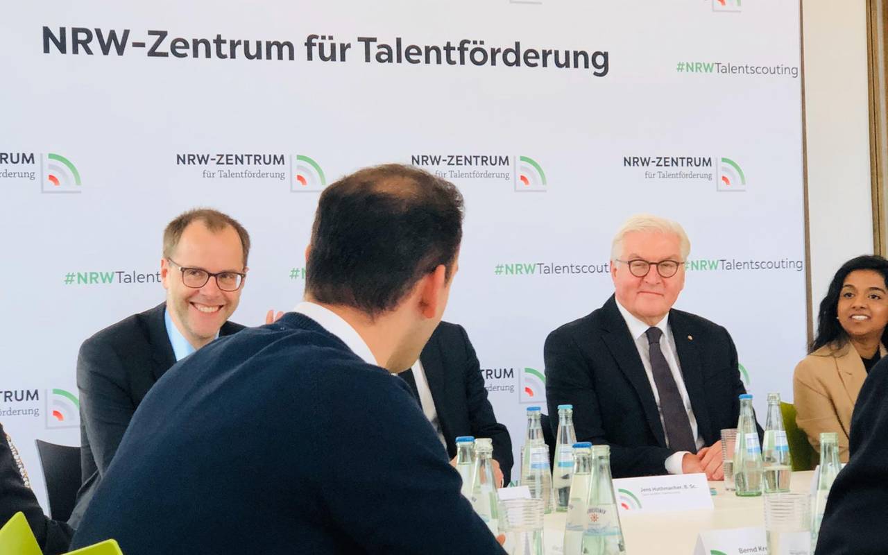 Bundespräsident Frank-Walter Steinmeier zu Gast beim NRW-Zentrum für Talentförderung in Gelsenkirchen-Ückendorf.