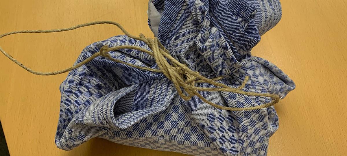 Weihnachtsgeschenke verpacken: So wird Plastik überflüssig