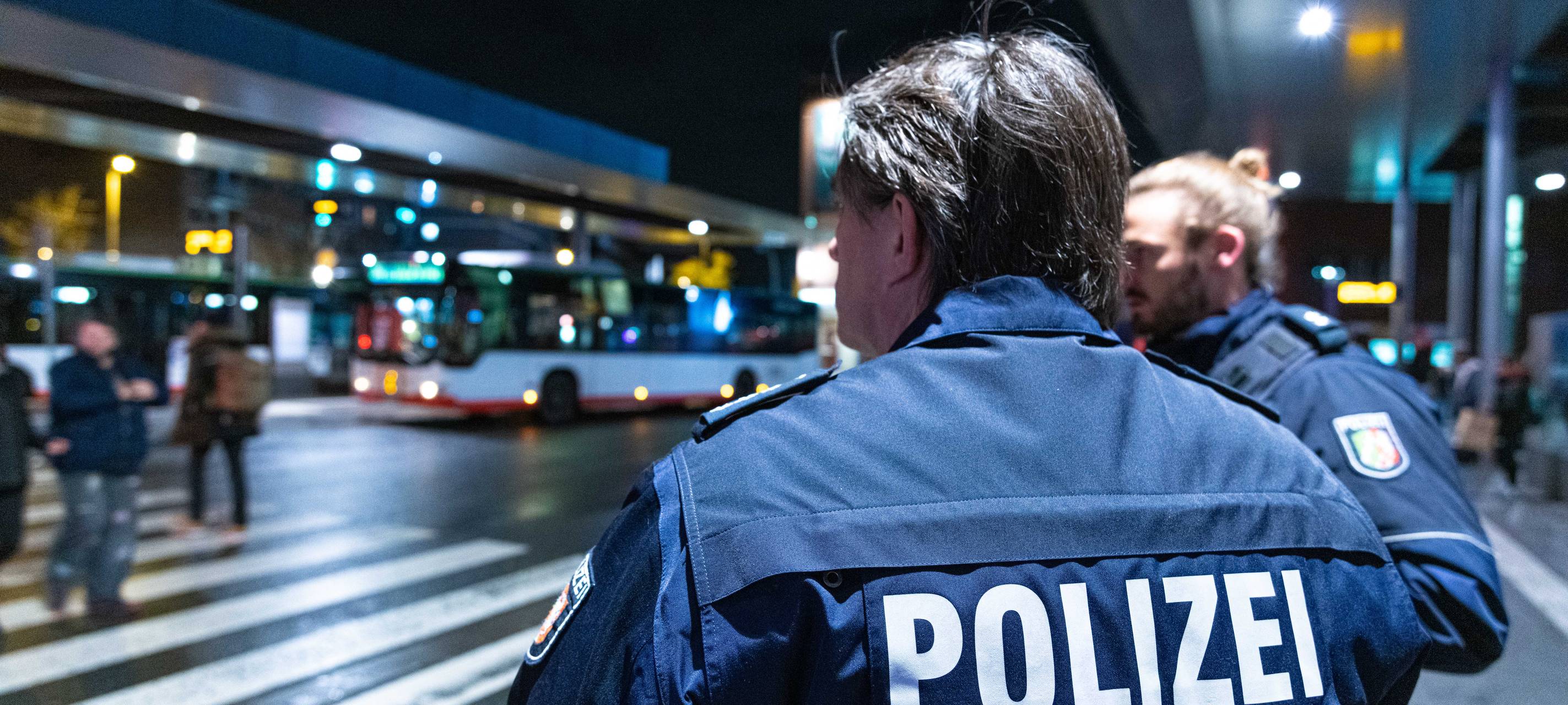 Polizeikontrolle am Bottroper ZOB