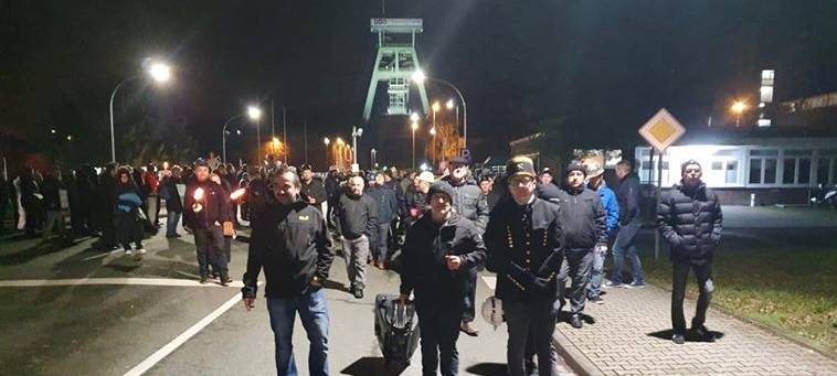 Bergleute protestieren vor Prosper Haniel