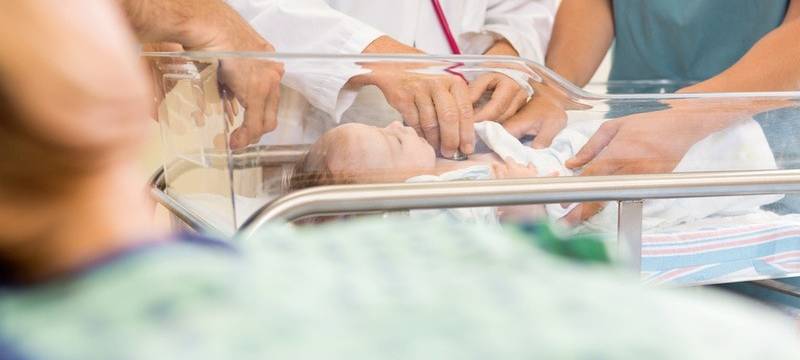 Ein Baby nach der Geburt