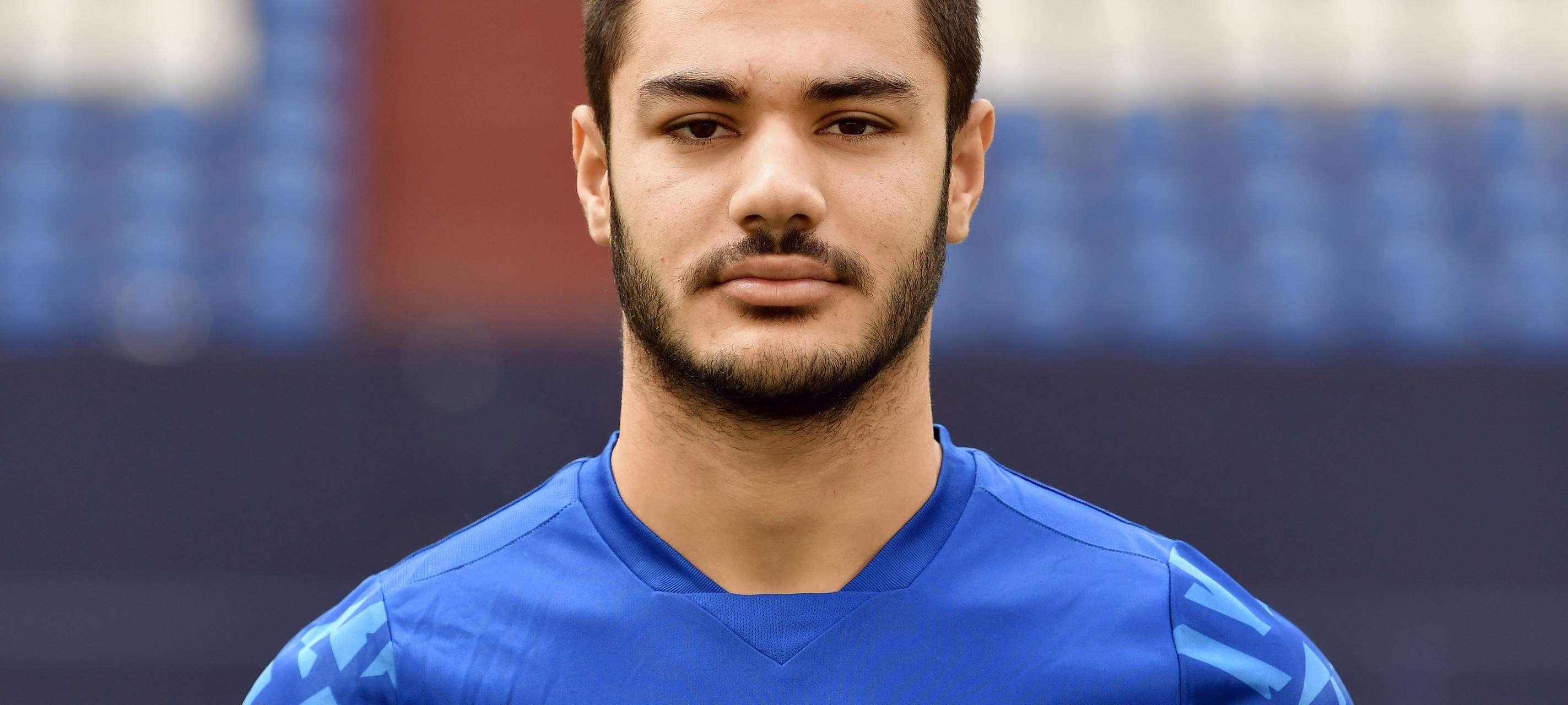 Portrait des Schalkespielers Ozan Kabak