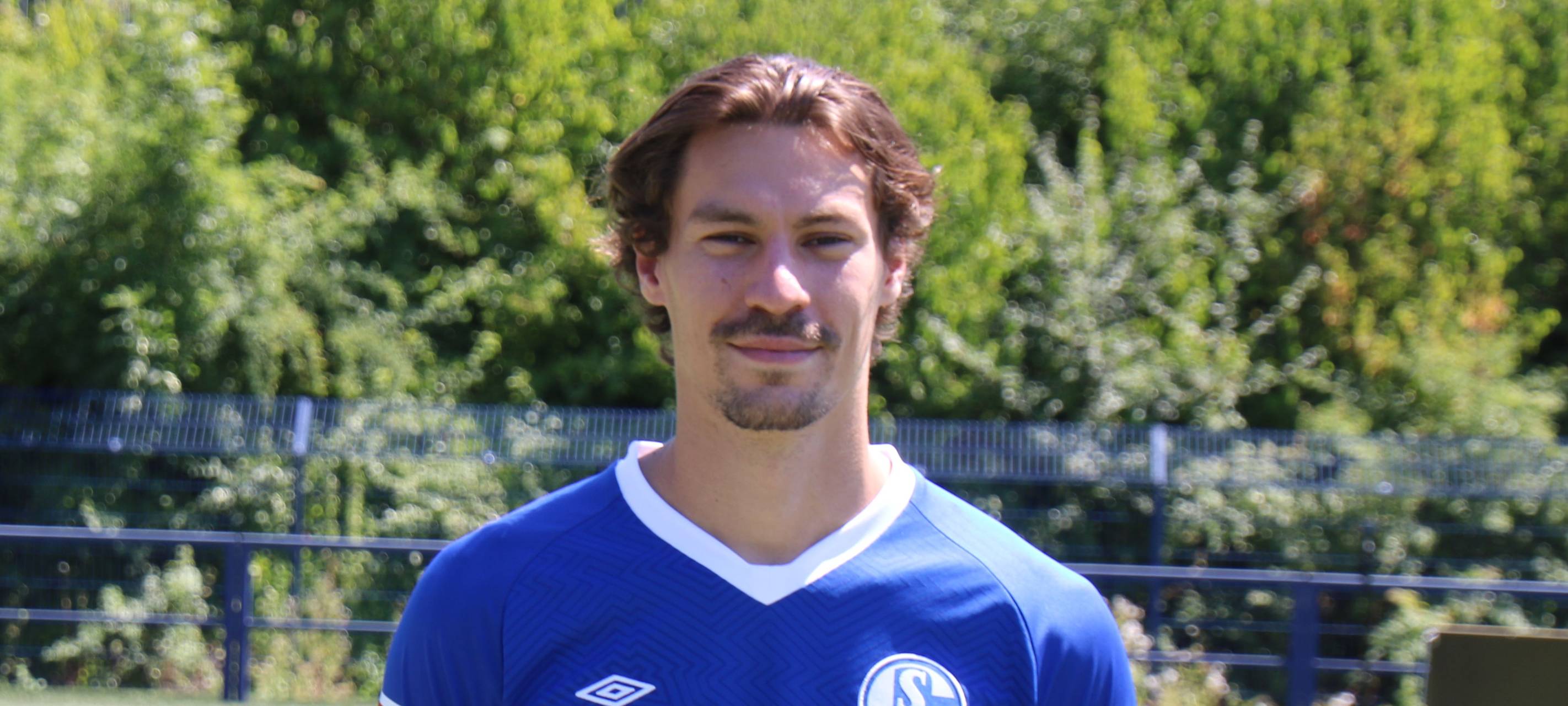 Jetzt offiziell: Stambouli bleibt Schalker