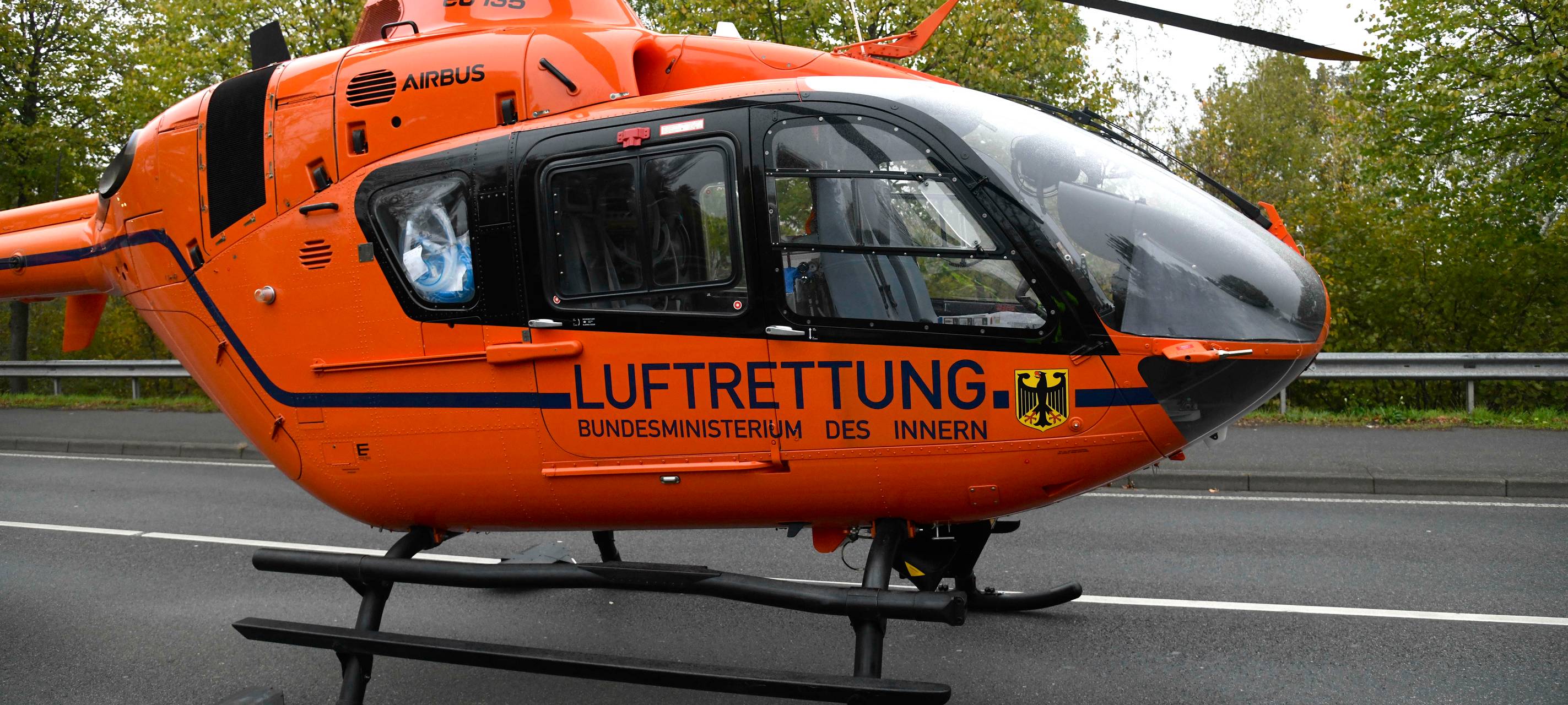 Schwerer Unfall: Motorradfahrer kollidiert mit PKW