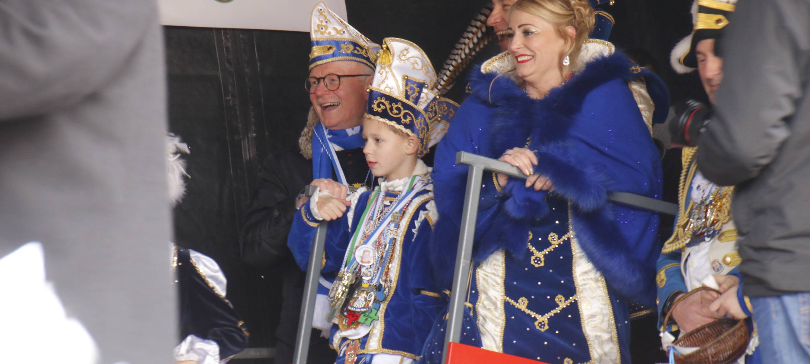 GLA | BOT | GE: Weiberfastnacht bei uns