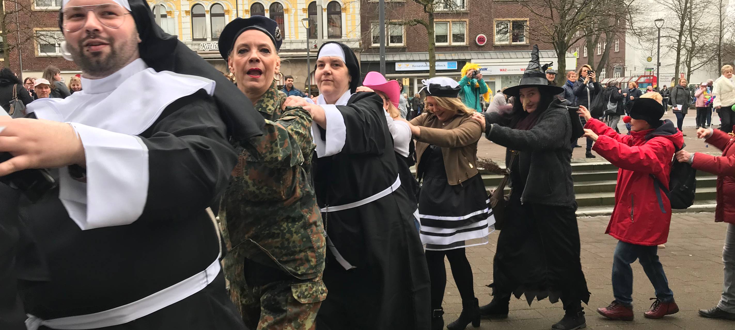 GLA | BOT | GE: Weiberfastnacht bei uns